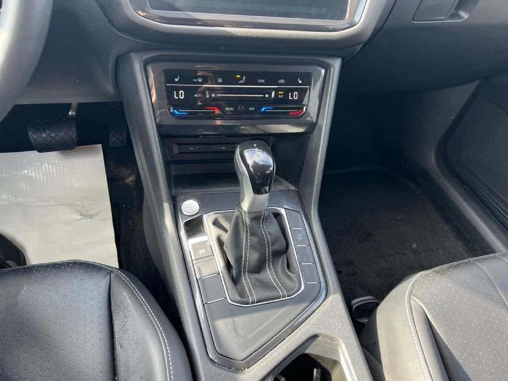 Used 2024 Volkswagen Tiguan SE FWD image 33