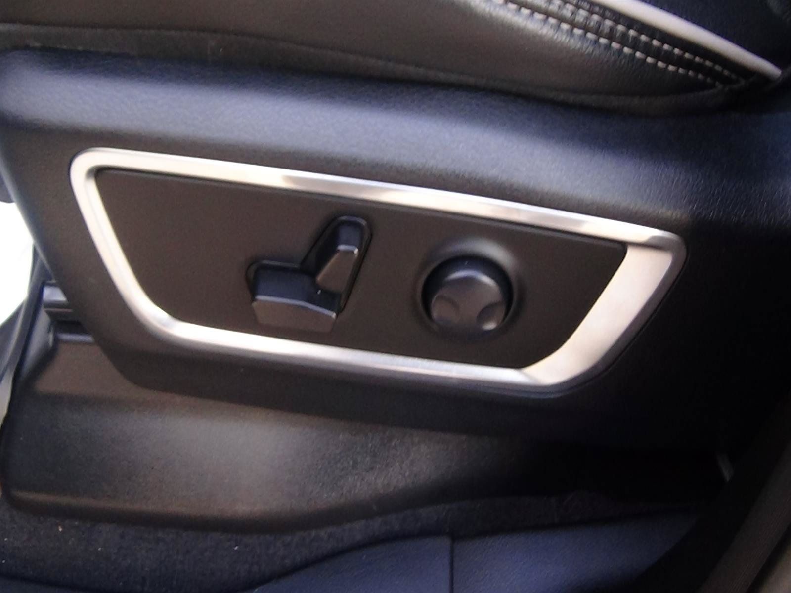 Used 2025 RAM 1500 Laramie w/ Night Edition AWD/4WD image 18