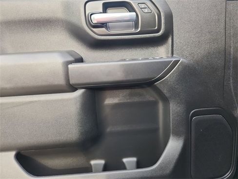 Used 2025 Chevrolet Silverado 2500 Custom w/ Custom Value Package image 21