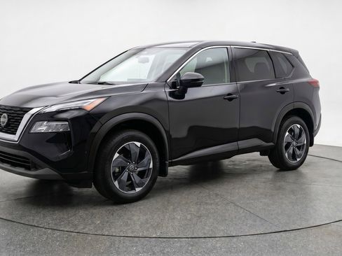 Used 2025 Nissan Rogue SV AWD/4WD image 3