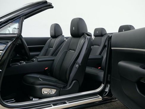 Used 2019 Rolls-Royce Dawn image 21