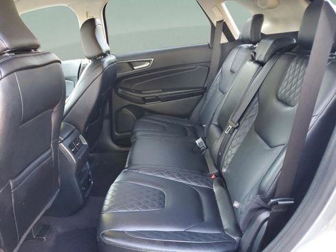 Used 2024 Ford Edge Titanium image 7