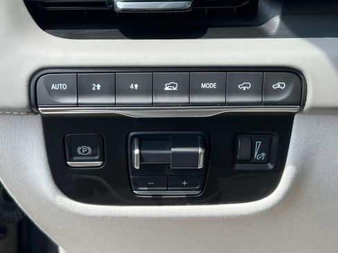 Used 2023 Cadillac Escalade ESV Sport Platinum AWD/4WD image 28