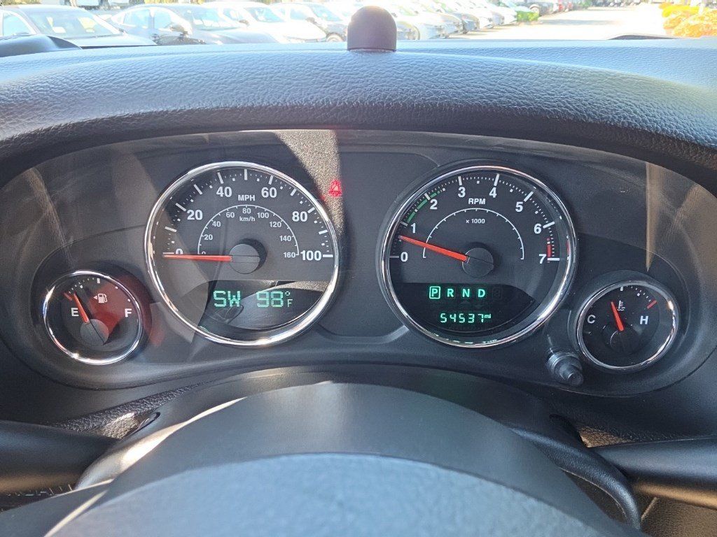 Used 2015 Jeep Wrangler Unlimited Rubicon w/ Connectivity Group AWD/4WD image 18