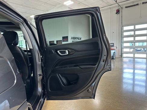 Used 2022 Jeep Compass Trailhawk w/ Sun and Sound Group AWD/4WD image 38