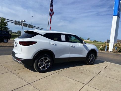 Used 2025 Chevrolet Blazer LT FWD image 12
