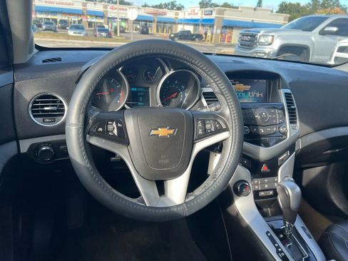 Used 2014 Chevrolet Cruze LT image 14