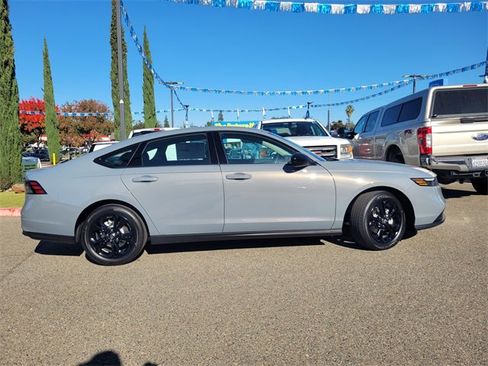 New 2025 Honda Accord SE image 4
