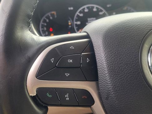 Used 2019 Jeep Grand Cherokee Laredo image 14