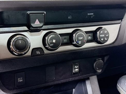 Used 2019 Toyota Tacoma SR5 image 15