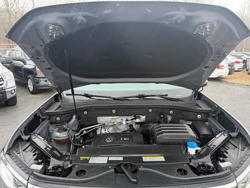 Used 2021 Volkswagen Atlas Cross Sport SE w/ Panoramic Sunroof Package image 29