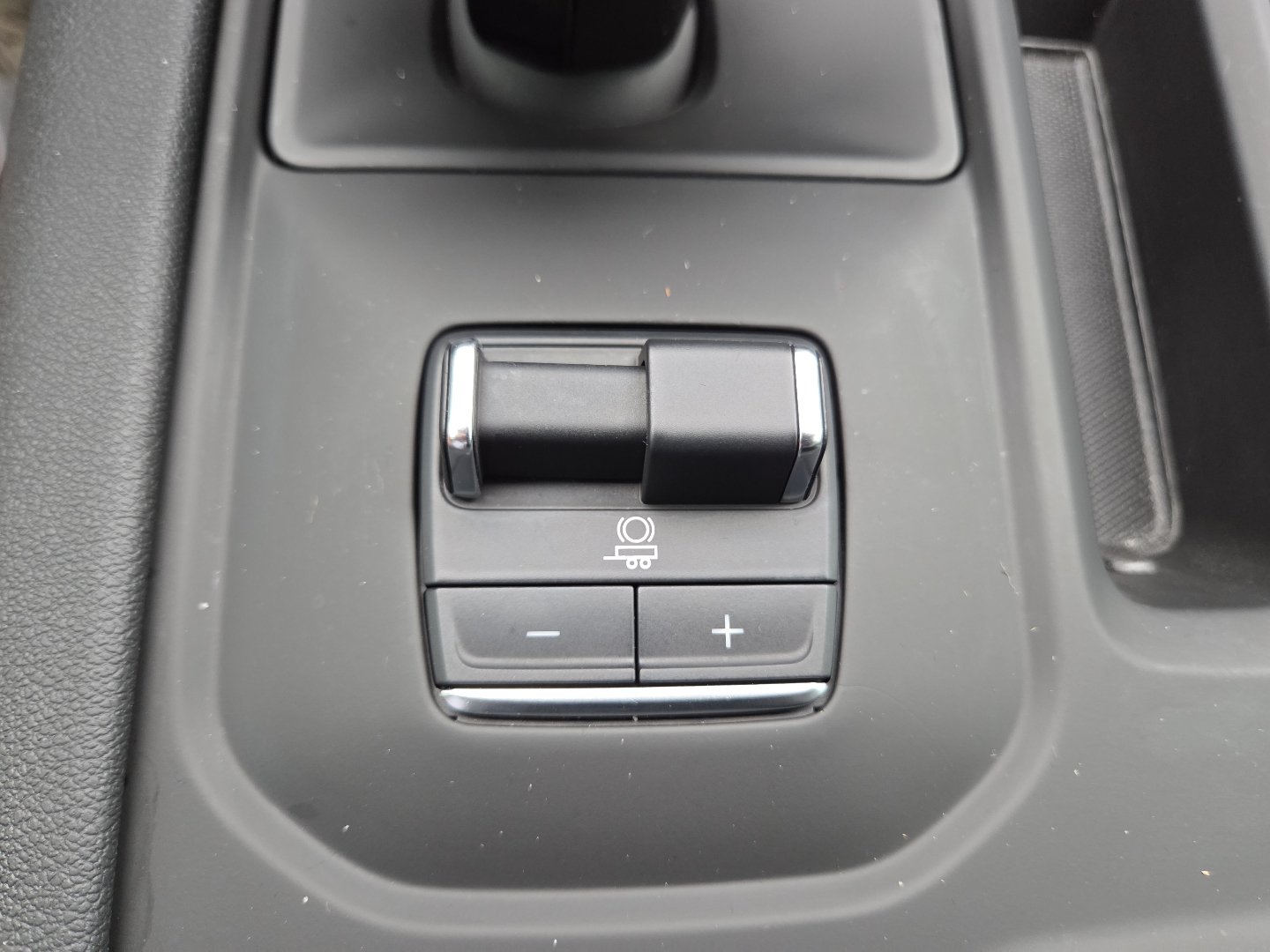 Used 2025 GMC Sierra 1500 AT4 w/ Technology Package AWD/4WD image 12