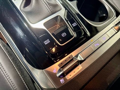 Used 2023 Kia Carnival SX image 21