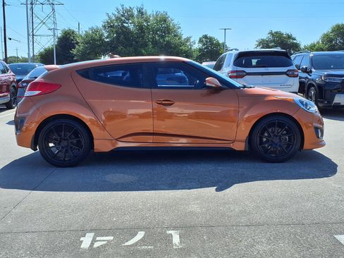 Used 2016 Hyundai Veloster Turbo FWD image 25