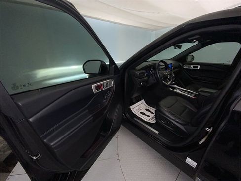 Used 2020 Ford Explorer Limited w/ Class III Trailer Tow Package image 11