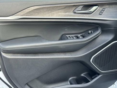 New 2026 Jeep Grand Cherokee L Limited AWD/4WD image 29