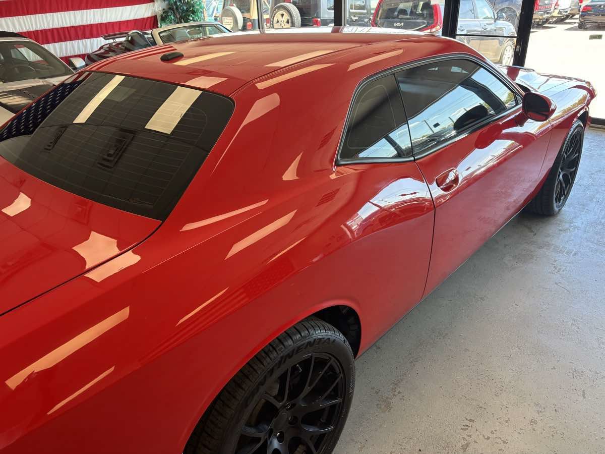 Used 2016 Dodge Challenger SXT RWD image 11