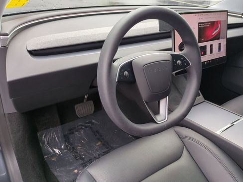 Used 2025 Tesla Model 3 Long Range RWD image 15