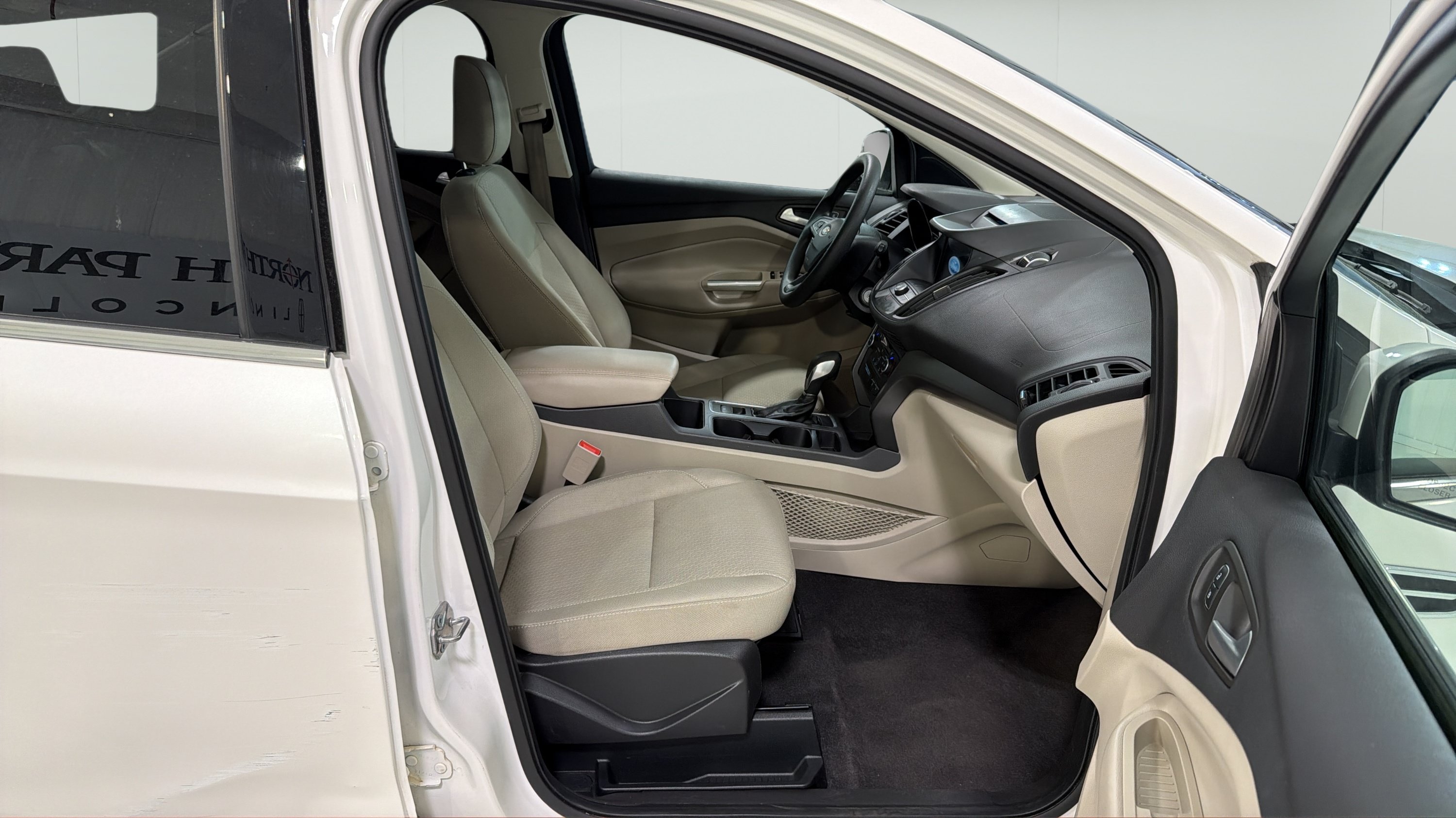 Used 2018 Ford Escape SE w/ SE Sync 3 Package AWD/4WD image 25