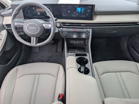 Used 2025 Hyundai Sonata Limited FWD image 9