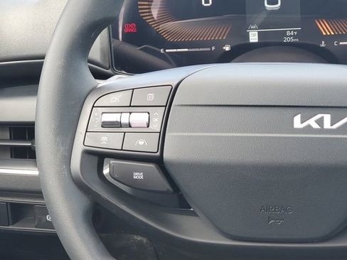 New 2026 Kia K4 FWD image 17