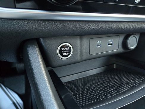 Used 2023 Nissan Rogue S image 33