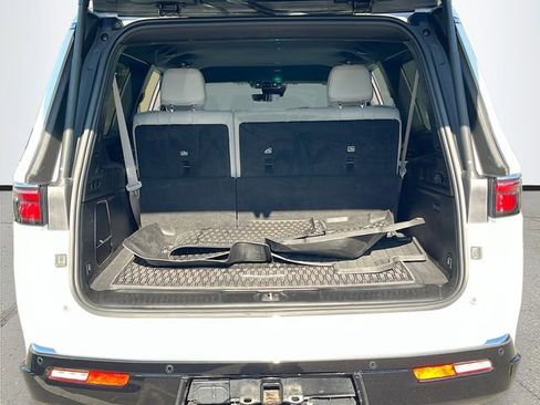 Used 2025 Jeep Wagoneer L 4WD w/ HD Trailer Tow Package image 29