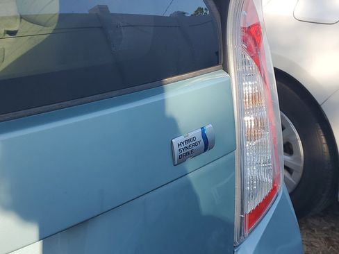 Used 2015 Toyota Prius Three FWD image 10