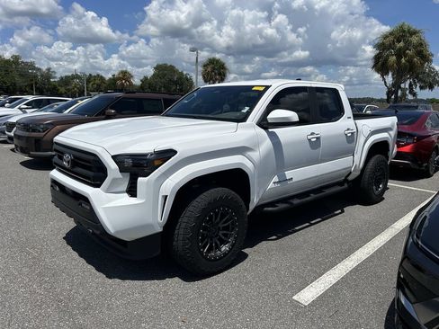 Used 2024 Toyota Tacoma SR5 RWD image 7