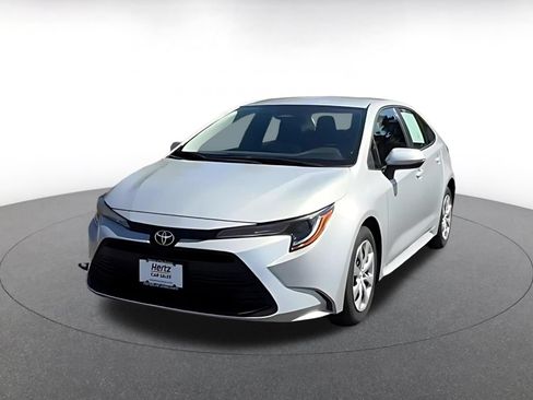 Used 2025 Toyota Corolla LE FWD image 6