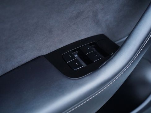 Used 2020 Tesla Model Y Performance image 34