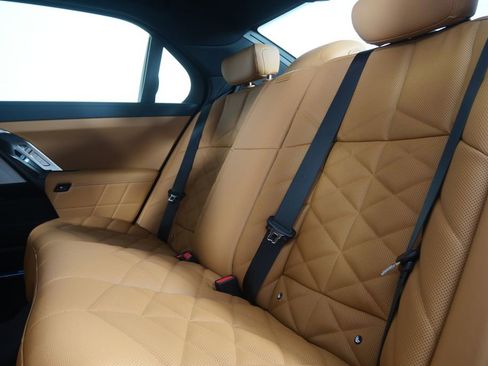 New 2026 BMW 740i xDrive w/ Premium Package image 16