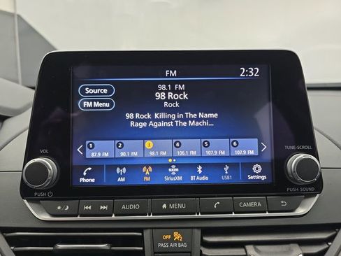 Used 2025 Nissan Altima 2.5 SV image 30