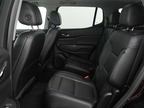 Used 2020 GMC Acadia SLT w/ Premium Package image 13