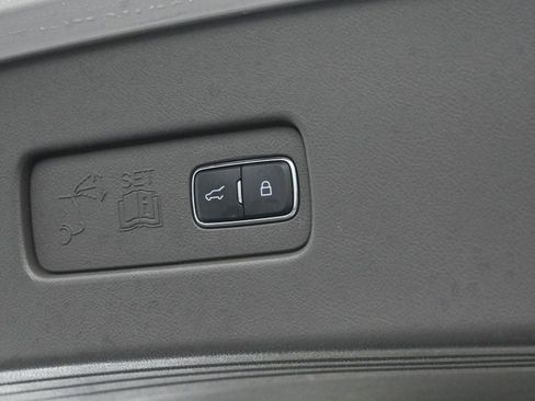 Used 2020 Lincoln Aviator Reserve w/ Equipment Group 202A image 11