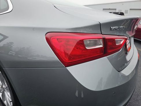 Used 2025 Chevrolet Malibu LT image 35