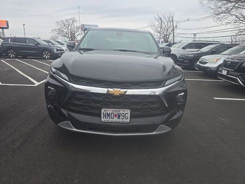 Used 2025 Chevrolet Blazer LT AWD/4WD image 2