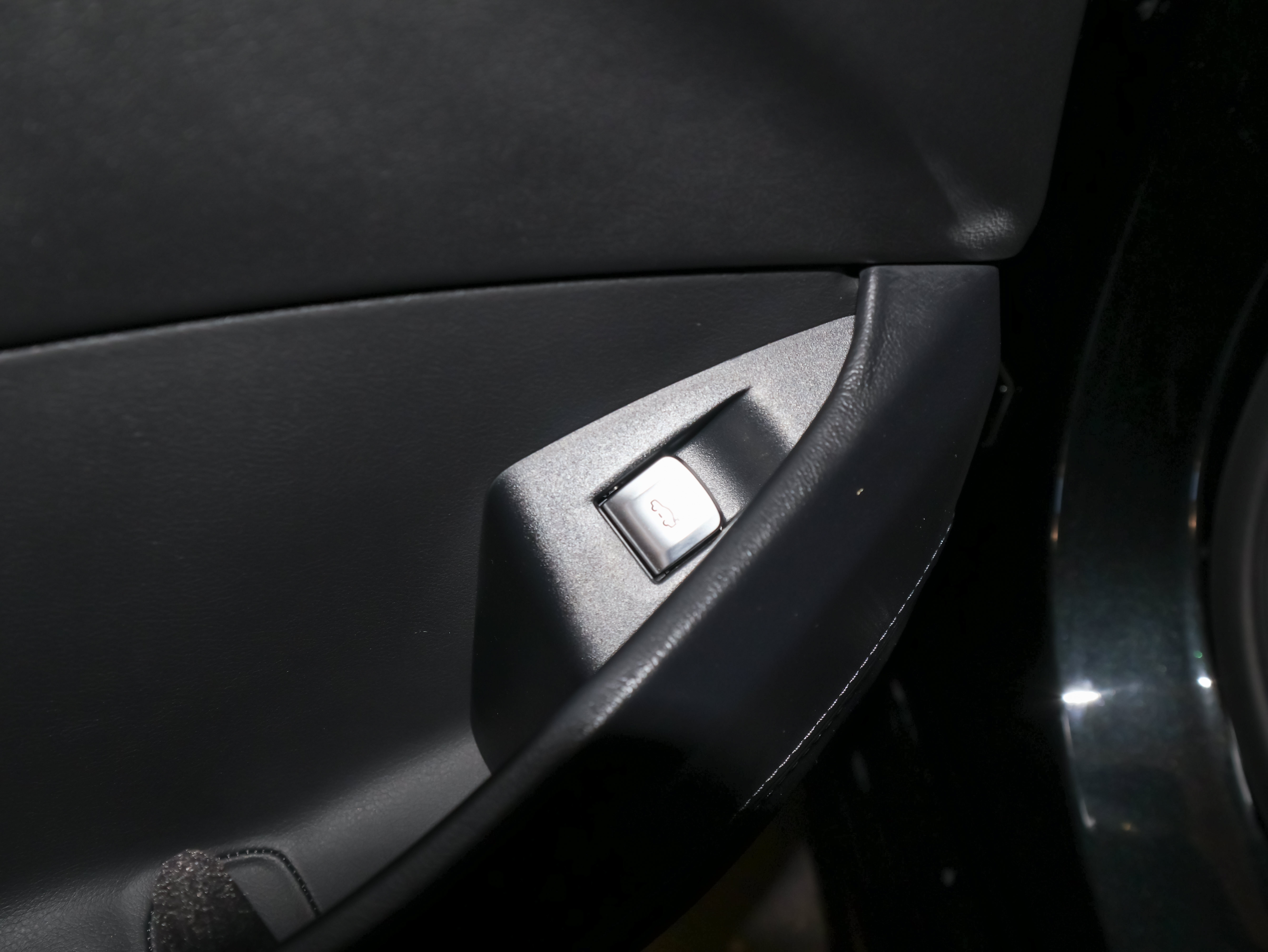 Used 2023 BMW M8 Gran Coupe xDrive Competition w/ M Carbon Exterior Package AWD/4WD image 21