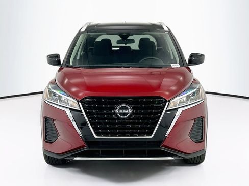 Used 2023 Nissan Kicks SV FWD image 2