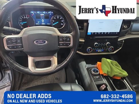Used 2023 Ford Expedition Max XLT RWD image 9