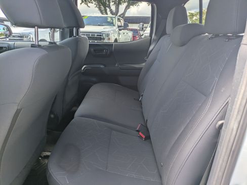 Used 2017 Toyota Tacoma TRD Sport w/ Premium & Technology Package RWD image 14