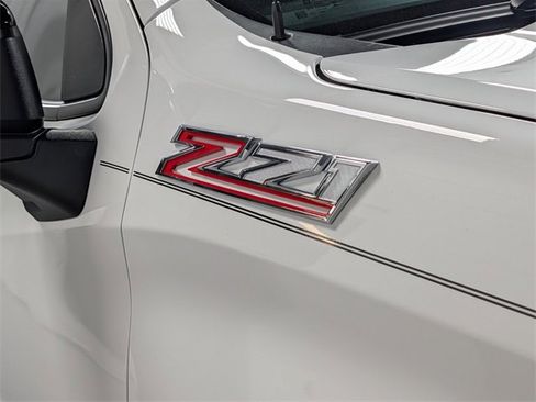 Used 2023 Chevrolet Silverado 1500 RST image 3
