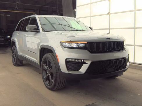 Used 2024 Jeep Grand Cherokee Limited w/ Black Appearance Package image 1