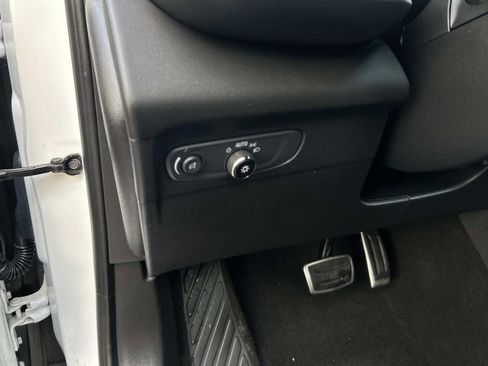 Used 2023 Buick Envision Essence w/ Sport Touring Package image 21