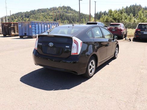 Used 2015 Toyota Prius Two FWD image 5