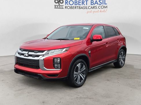 Used 2025 Mitsubishi Outlander Sport SE image 1