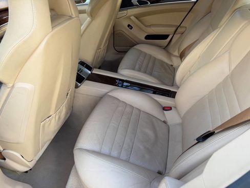 Used 2010 Porsche Panamera Turbo image 22