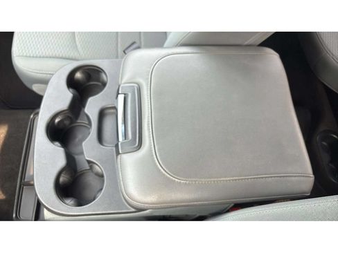 Used 2017 RAM 1500 Classic SLT AWD/4WD image 21