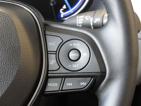 Used 2025 Toyota RAV4 XLE Premium image 26