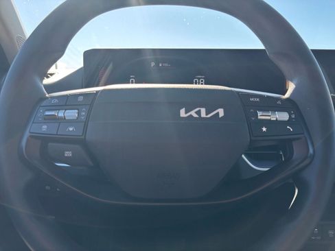 Used 2025 Kia K4 FWD image 27